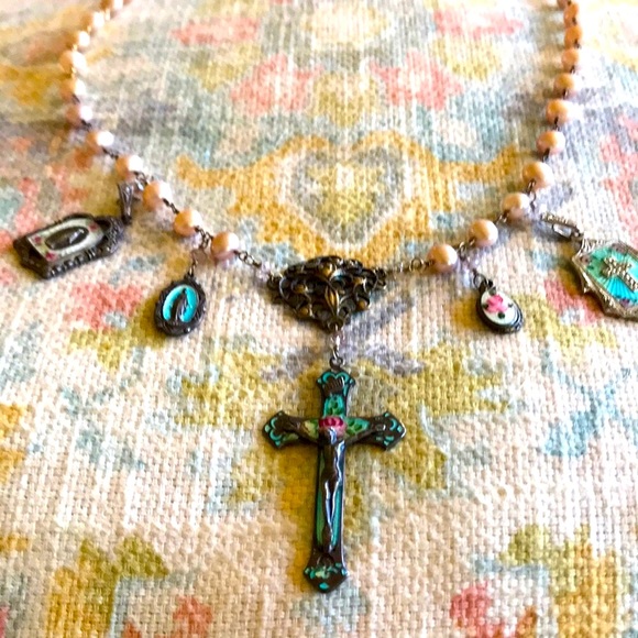 Stunning vintage style cross & enamel Catholic charms & pearl necklace